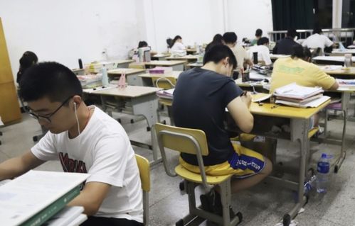 研究生到底多烧钱？普通家庭的学生看完花销后，多半想放弃了